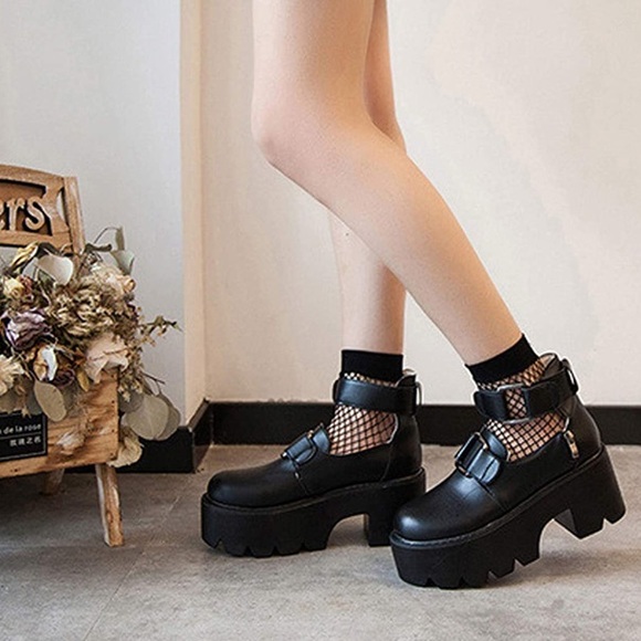 Chunky Heel Platform Mary Jane Styled Dress Shoes - Picture 2 of 7